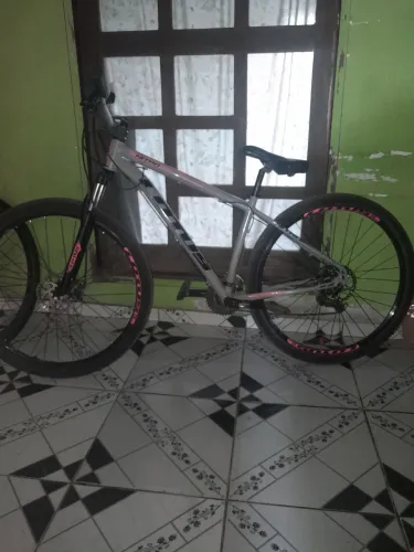 TROCO BICICLETA ESPORTIVA DA MARCA LOTUS POR UM PS4 OU COMPUTADOR
