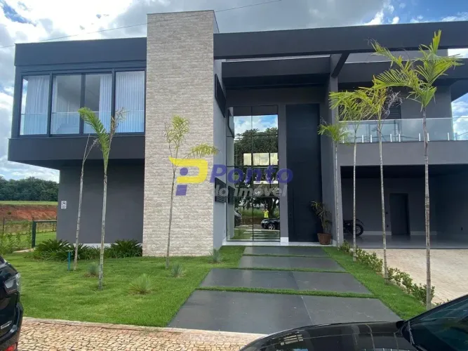Casa no Condomínio Vitória Golf