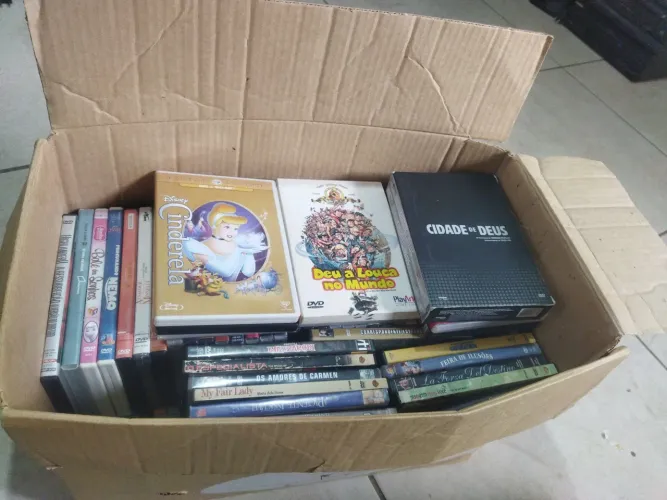 DVDs antigos variados originais (90 DVDs) Brasília DF