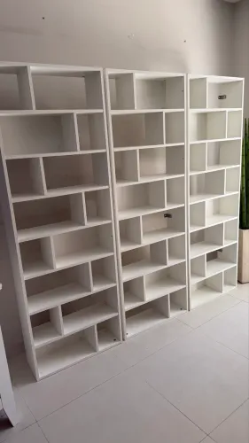 Conjunto 3 módulos estante alta Tok Stok