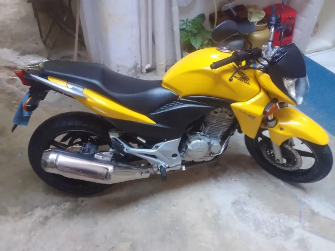 Moto em perfeito estado, conservada 