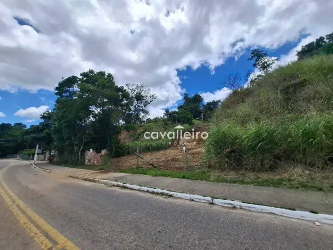 Terreno de frente para a orla de Araçatiba - 700 m² por R$ 300.000 - Araçatiba - Maricá/RJ