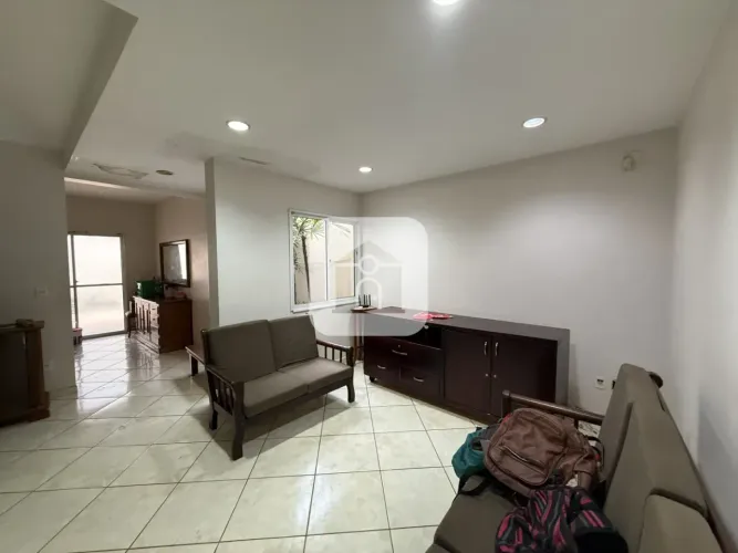 Casa sobrado para locação no bairro Jardim Patrícia