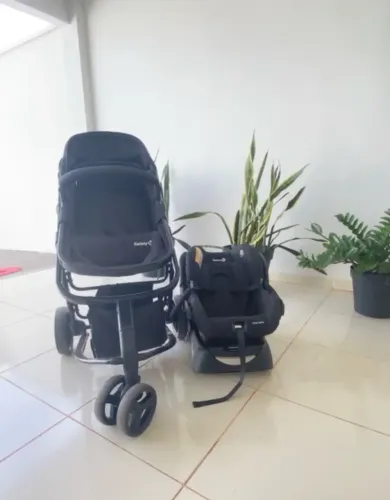 Kit carrinho de bebê + bebê conforto Safety