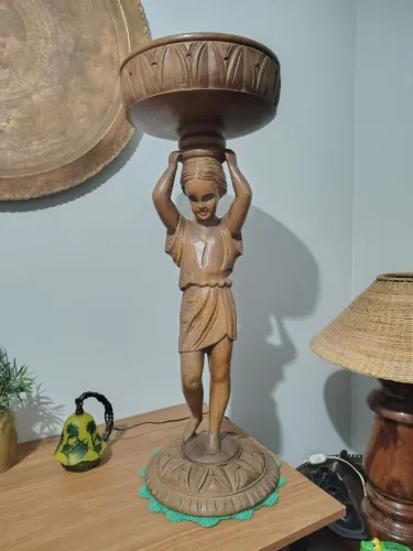 Escultura Antiga, Arte em madeira nobre