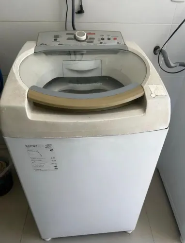 Máquina de lavar Brastemp 9 kg com defeito 