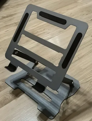 Suporte para notebook e tablet com estrutura em aço 