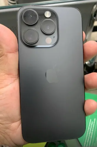 iPhone 15 pro semi novo