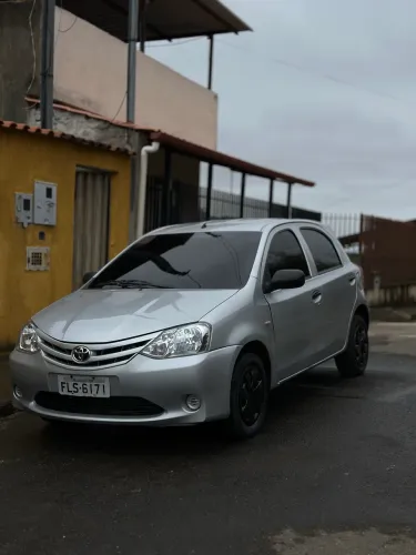 Toyota Etios X 1.3 Flex 16V 5P Mec. 2013