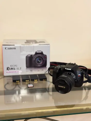 Câmera Canon EOS Rebel SL3 + Lente 18-55mm