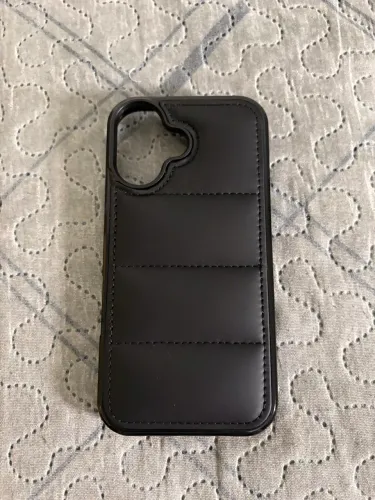 Capinha de iPhone 16 almofadinha