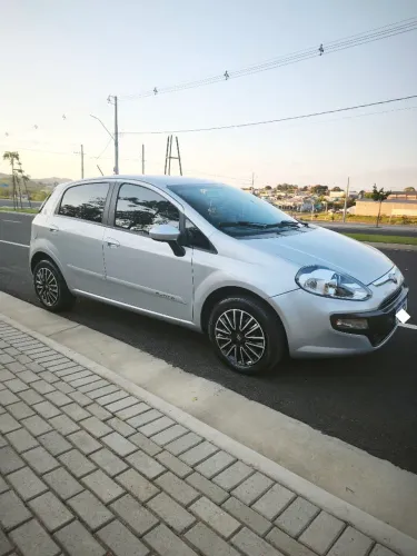 Fiat Punto Essence 1.6 Flex 16V 5P 2015