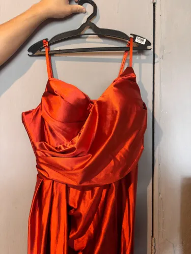 Vestido longo G (custou R$ 500)