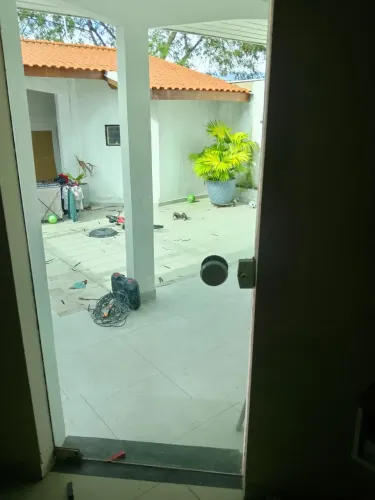 Porta de vidro Blindex 2,10 x 90 completa com chave