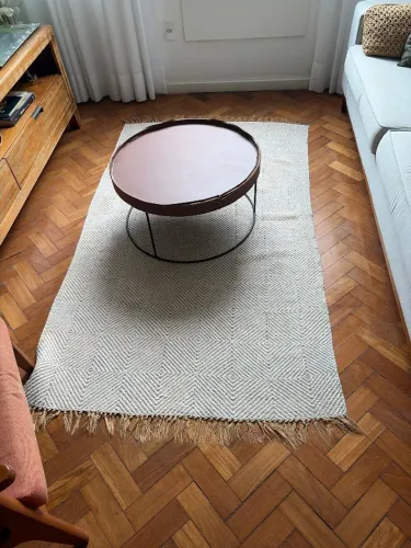 Mesa de centro e tapete 