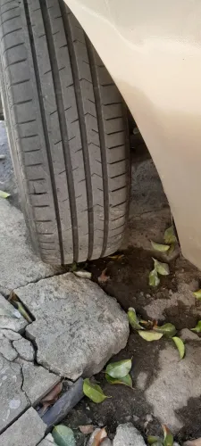 Vendo jogo de rodas aro 17 com pneus