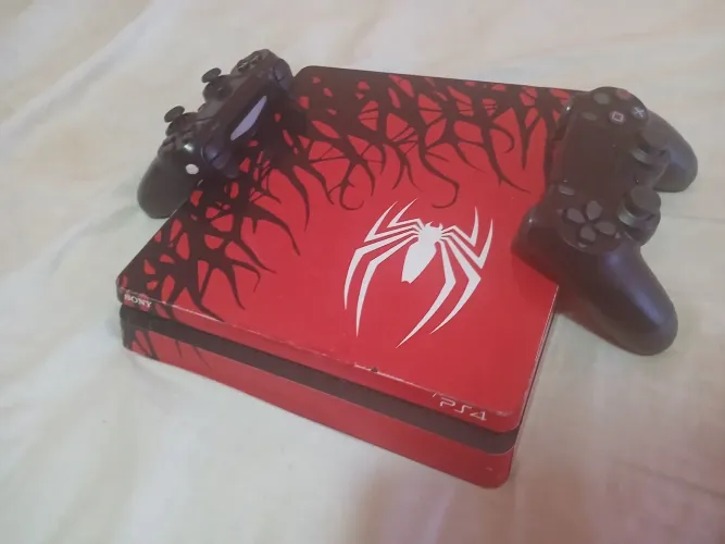 Ps4 slim 1 tera de memória.(aceitamos cartão) Facilito entrega.
