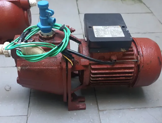 Bomba D'água 1CV Auto Aspirante