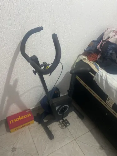 Bicicleta de fazer exercício