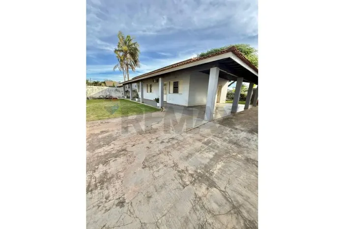 Casa Espaçosa no Jardim Paraíso, Bahia!