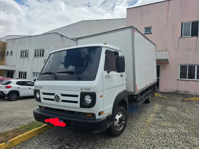 Volkswagem 5.140 Baú Delivery 2012 - abaixo da FIPE