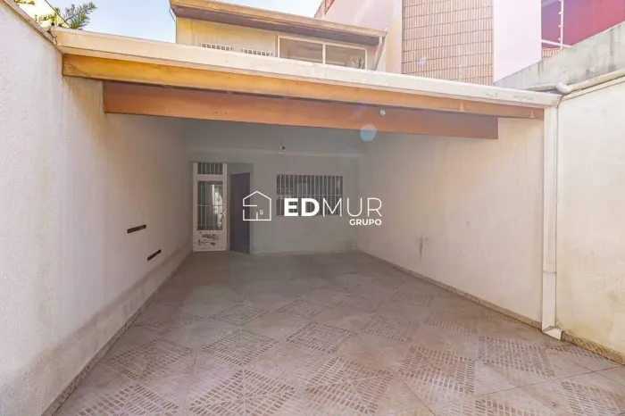 SOBRADO para ALUGUEL com 188m² no bairro Vila Camilópolis com 3 quartos e 4 vagas. Santo A