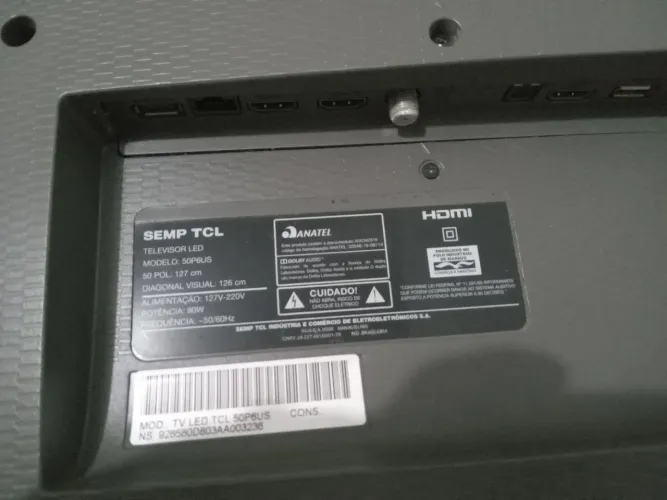TV. TCL. 55. POLEGADAS  COM DEFEITO  PRA QUEM QUEIRA. ARRUMAR 