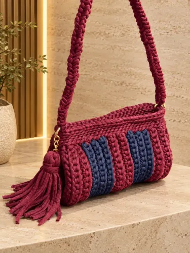 Charme artesanal bolsa de crochê peça especial cheia de personalidade