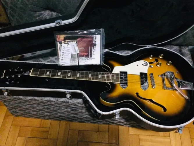 Guitarra Epiphone Casino