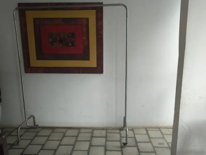 Arara para roupas. 