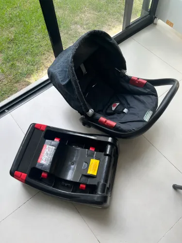 Bebê conforto automotivo