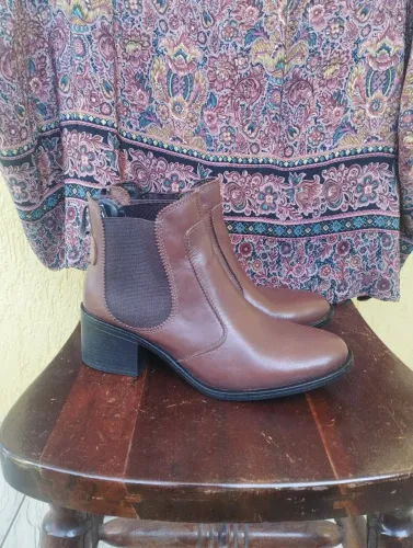 Bota Chelsea Couro 38