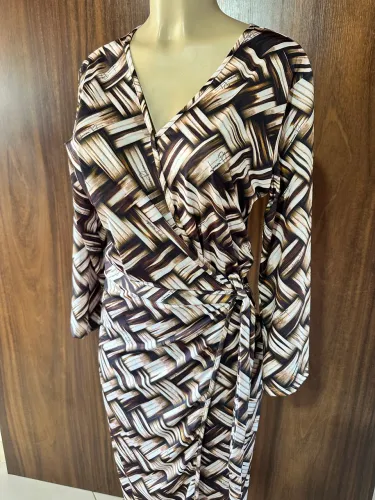Vestido lança perfume 