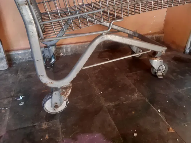 CARRINHO SUPERMERCADO USADO.