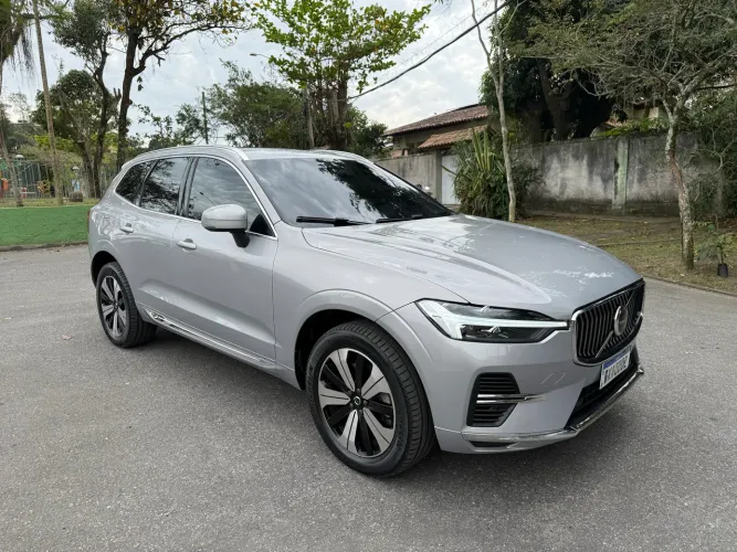 Volvo XC-60 T-8 Plus 2.0 AWD (híbrido) 2025