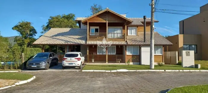 Casa mobiliada com 3 Quartos sendo 2 Suítes na Vargem Grande Florianópolis