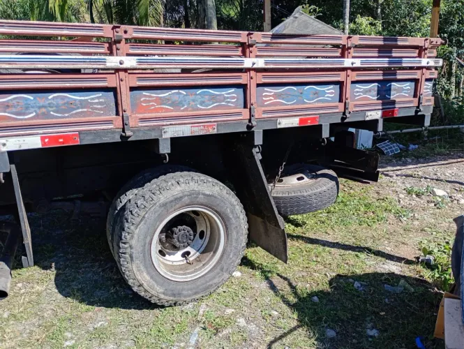 Caminhão 7.100 Volkswagen
