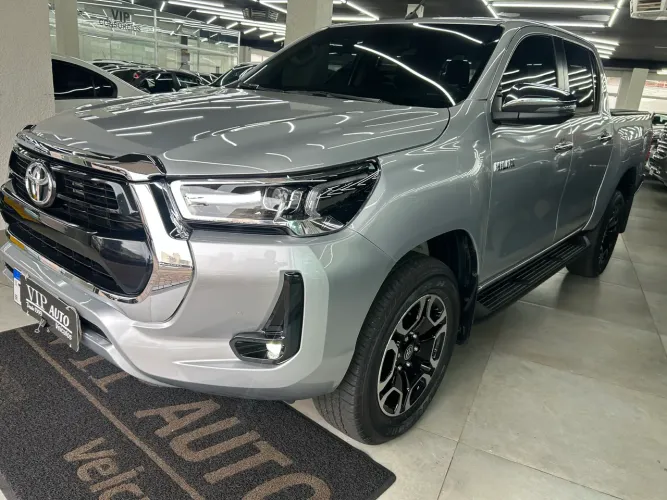 Toyota Hilux CD SRV 4X4 2.8 TDI Diesel Aut. 2025