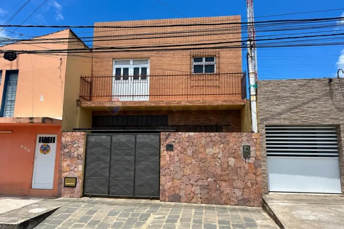 SOBRADO À VENDA EM NOVA DESCOBERTA NATAL/RN - ACEITA FINANCIAMENTO