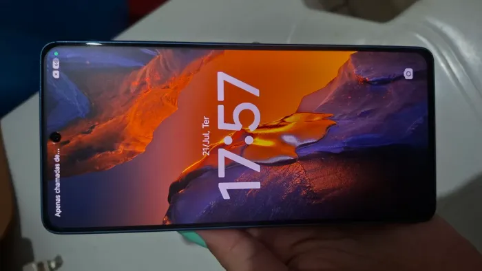 Vendo Poco F5 12GB RAM e 256GB Armazenamento