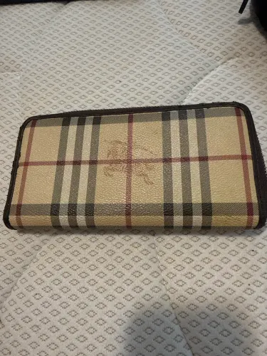 Carteira Estilo Burberry Xadrez Clássico | Grande, Elegante e Conservada
