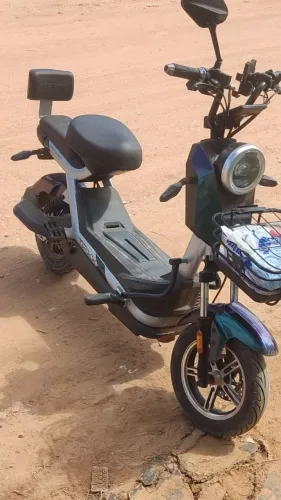 Vendo bicicleta elétrica em perfeito estado e pouco tempo de uso e nota fiscal..