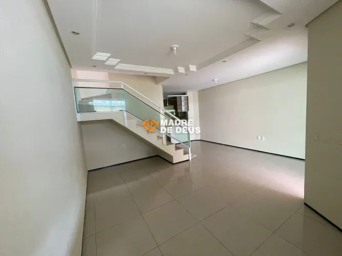 Casa Duplex disponível a venda próximo ao Hemoce