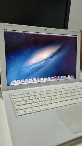 macbook white 2009