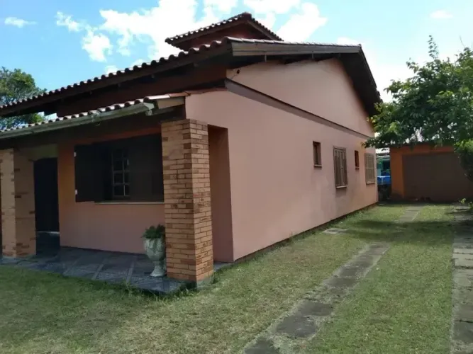 CASA NO BAIRRO ZONA NORTE- LADO MAR!!