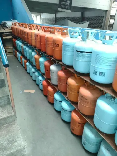 Cilindros Vazios de gás refrigerante R404 e r134, entre outros.