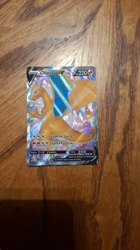 Charizard V pokemom