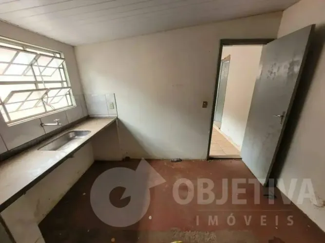 Casa para aluguel, 2 quartos, 1 vaga, CENTRO - UBERLANDIA/MG
