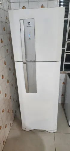 Geladeira gelando muito bem