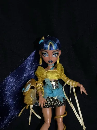 Boneca Monster High Cleo Core Refresh